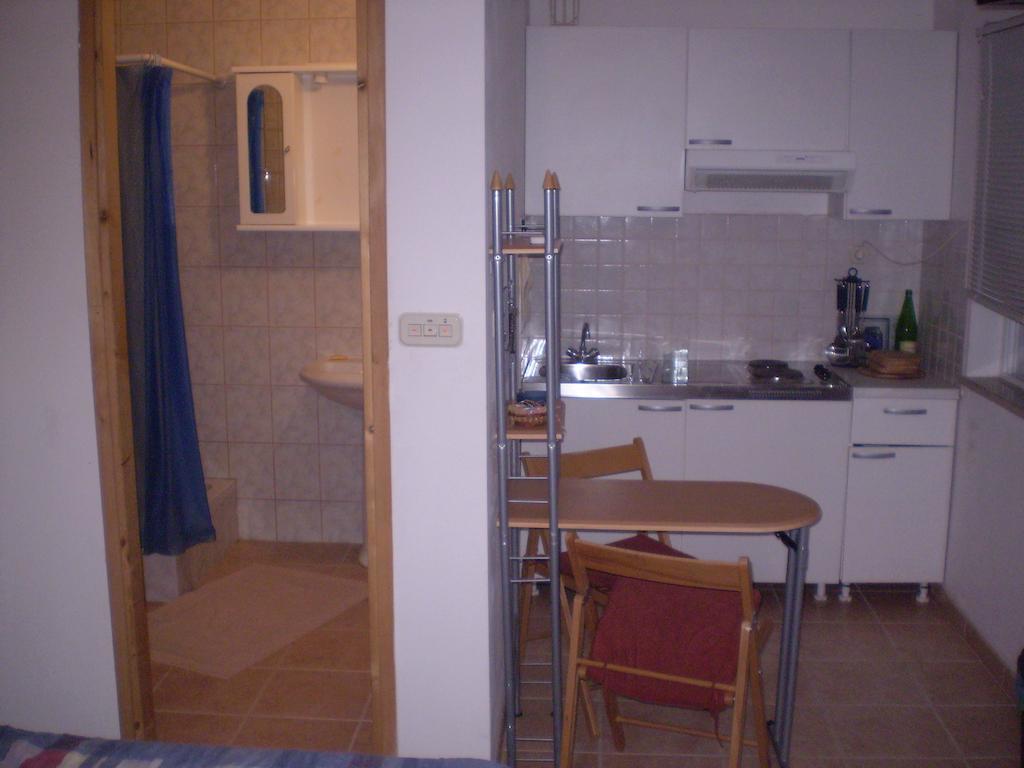 Apartments Zuvela Korčula Kamer foto